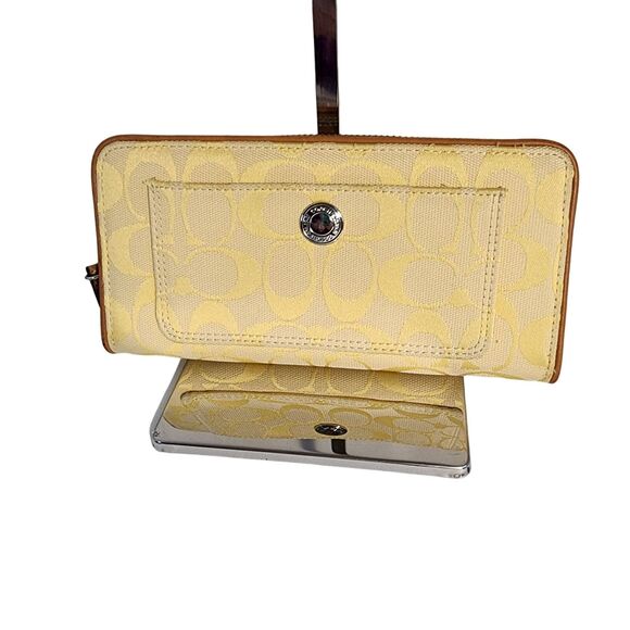 Coach Zip-Around Accordion Wallet Signature C Logo Yellow Canvas Tan Leather VTG